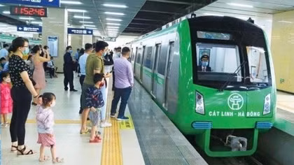 Khách đi tàu Cát Linh-Hà Đông sẽ chuyển sang sử dụng thẻ vé mới từ 18/11