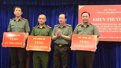 Phá đường dây lừa đảo công nghệ cao chiếm đoạt hơn 100 tỷ đồng