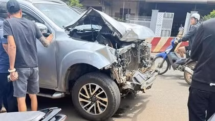 Truy bắt tài xế xe bán tải gây tai nạn rồi bỏ trốn