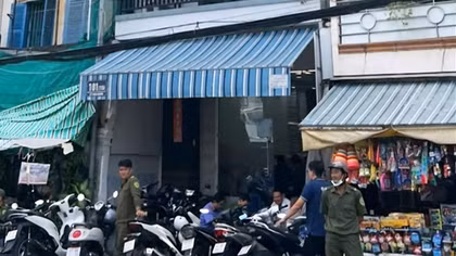 Nghi án chồng dùng dao đâm chết vợ rồi tự sát