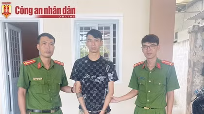 Bắt "nóng" đối tượng đâm trọng thương tài xế xe ôm, cướp tài sản