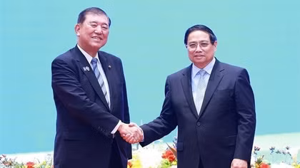 Thủ tướng Nhật Bản kết thúc tốt đẹp chuyến thăm chính thức Việt Nam