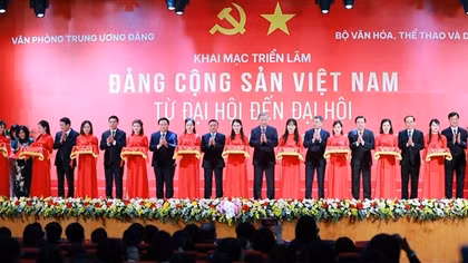 Tổng Bí thư Tô Lâm dự khai mạc Triển lãm “Đảng Cộng sản Việt Nam từ Đại hội đến Đại hội”