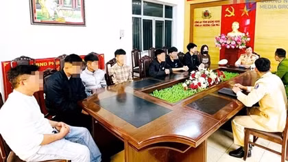 Xử lý nhóm "quái xế" bốc đầu xe, livestream trên mạng xã hội