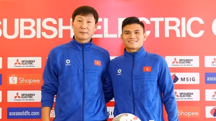 HLV Kim Sang Sik ví tuyển Thái Lan như ngọn núi lớn