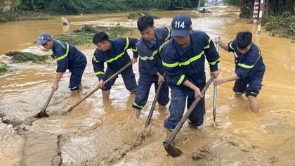 Kịp thời hỗ trợ, bảo đảm an toàn cho người dân khi lũ dâng cao