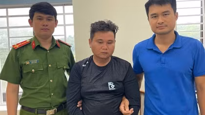 Đối tượng truy nã chuẩn bị vượt biên thì bị "tóm"