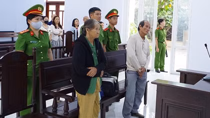 Xét xử sơ thẩm với 2 bị cáo vu khống lãnh đạo các cấp