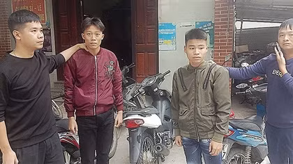 Hai cướp "nhí" dùng đinh ba chặn xe trên cao tốc bị "tóm"