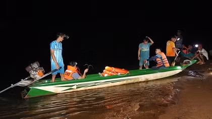 Mất mạng vì vác bao đá bơi qua sông Đồng Nai