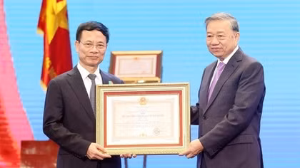 Tổng Bí thư Tô Lâm tặng Bộ Khoa học và Công nghệ 10 chữ vàng: Tự chủ, trí tuệ, công nghệ, đột phá, hội nhập