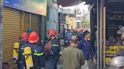 Cháy nhà trong hẻm một người mắc kẹt tử vong