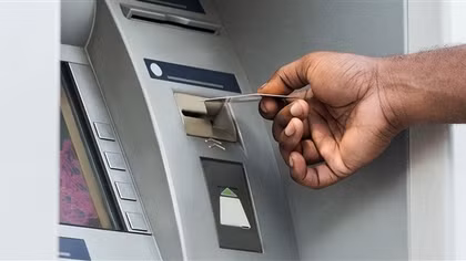Từ 1/7/2025, ngừng giao dịch thẻ ATM công nghệ từ
