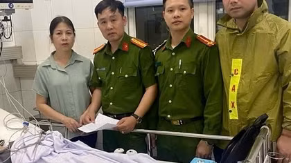 Công an thị trấn kịp thời cứu sống bé gái 15 tuổi nhảy xuống biển nghi tự tử