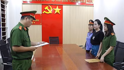 Bác sĩ rởm chữa bệnh… trả góp