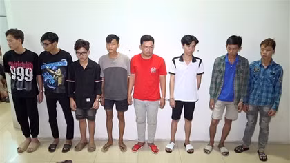 Tạm giữ 8 đối tượng mang hung khí đi giải quyết mâu thuẫn