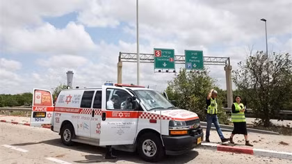 Tên lửa Houthi rơi gần sân bay chính của Israel