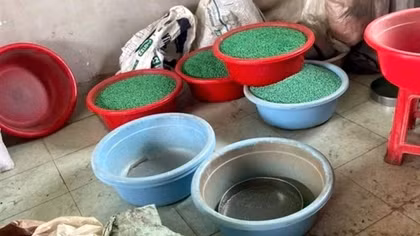 Cận cảnh bên trong xưởng sản xuất thuốc giả