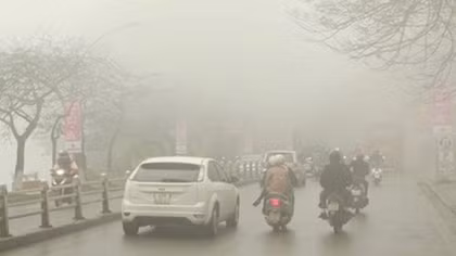 Miền Bắc tiếp tục "chìm" trong mưa phùn và sương mù
