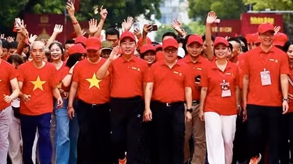 Khai mạc Chương trình "Cùng Việt Nam tiến bước", 1 tỷ bước chân tiến vào kỷ nguyên mới