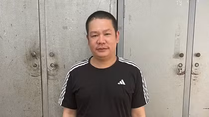 Đến ngân hàng giao dịch, lộ diện là kẻ trốn truy nã