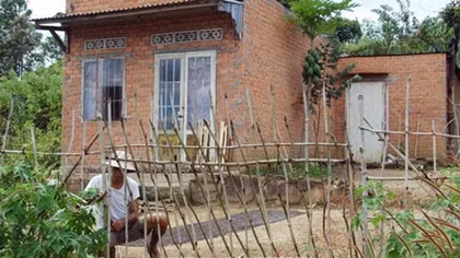 Hai cha con tử vong trong nhà có nhiều vật dụng bị cháy
