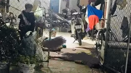 Hai vợ chồng tử vong bất thường trước cửa nhà trọ