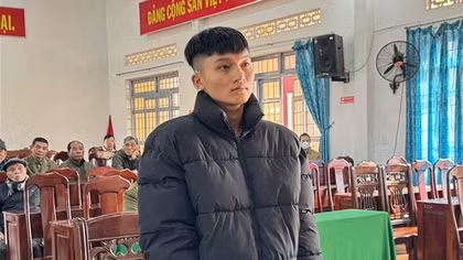 Tàng trữ pháo, lãnh án tù