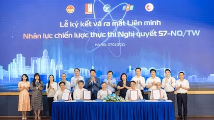 Lãnh đạo, chuyên gia hiến kế xây dựng nguồn nhân lực chiến lược thực thi Nghị quyết 57-NQ/TW