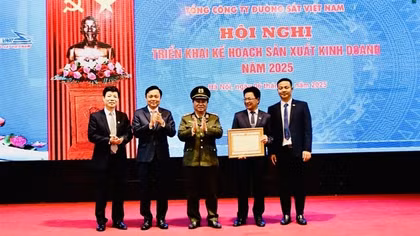 Bộ Công an tặng Bằng khen cho Tổng Công ty Đường sắt Việt Nam