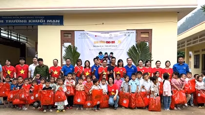 Kết nối yêu thương, trao "ánh sáng cho em" tại vùng cao Bắc Kạn