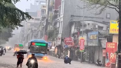 Hà Nội và các tỉnh Bắc Bộ tiếp tục mưa lớn đến sáng mai