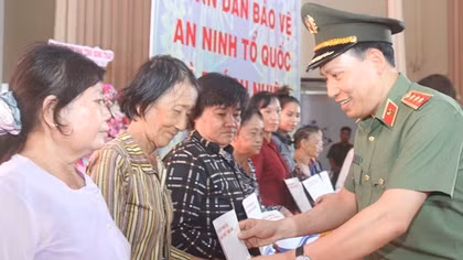 Xây dựng, nhân rộng các mô hình, điển hình tiên tiến phong trào bảo vệ ANTQ ở Đồng Tháp
