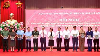 Khơi dậy mạnh mẽ tinh thần yêu nước, niềm xúc động, tự hào, tự tôn dân tộc