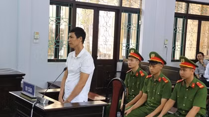 Miễn trách nhiệm hình sự, miễn hình phạt bổ sung cho người nuôi và bán 13 con gà lôi trắng