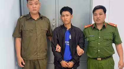 Người dân dũng cảm bắt cướp, giao nộp đối tượng cho Công an