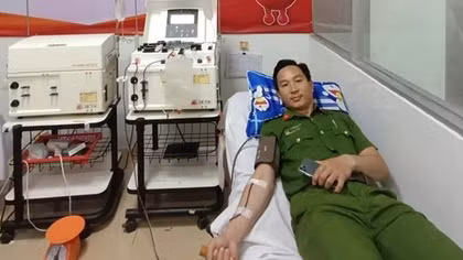 Một Trưởng Công an xã ở Quảng Ngãi vượt chặng đường gần 30km để hiến máu cứu người
