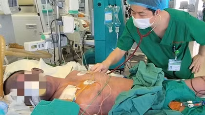 Người đàn ông nguy kịch sau 1 tuần ăn lòng lợn