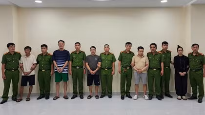 Triệt phá đường dây sản xuất và vận chuyển dầu nhớt giả