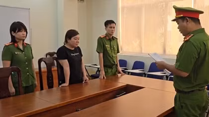 Khởi tố, bắt tạm giam đối tượng xả hơn 7,7 ngàn tấn xỉ nhôm ra môi trường