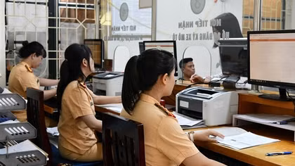 Người dân không cung cấp thông tin cấp đổi Giấy phép lái xe qua điện thoại