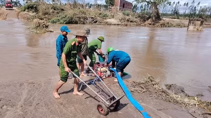 Công an Gia Lai có mặt tại mọi điểm “nóng” giúp dân khắc phục hậu quả cơn bão