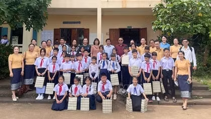 Nơi ươm mầm tình yêu tiếng Việt tại Lào