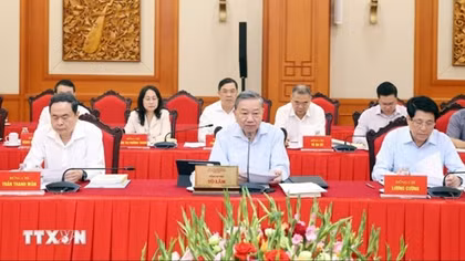Bộ Chính trị làm việc với Ban Thường vụ Đảng ủy Chính phủ