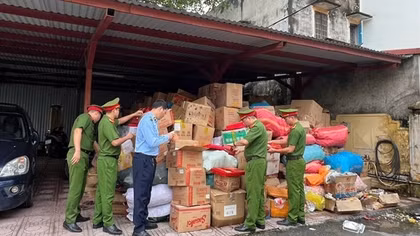 Vận động 50 hộ kinh doanh cá thể tiêu huỷ 25 tấn thực phẩm hết hạn