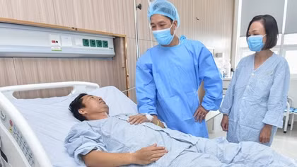 Người lính - bác sĩ hồi sinh từ chính lá gan hiến tặng của anh ruột