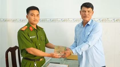 Hỗ trợ người dân thu hồi 300 triệu đồng chuyển nhầm