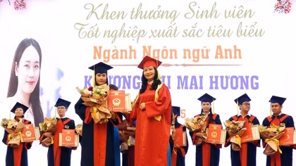 Trường ĐH Cửu Long trao bằng tốt nghiệp cho hơn 700 cử nhân, kỹ sư hệ từ xa