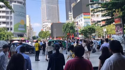 TP Hồ Chí Minh: Nhiều nhà cao tầng rung lắc do động đất, người dân tháo chạy khỏi chung cư