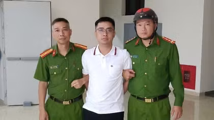 Hiến dâng tuổi thanh xuân cho cuộc sống bình yên